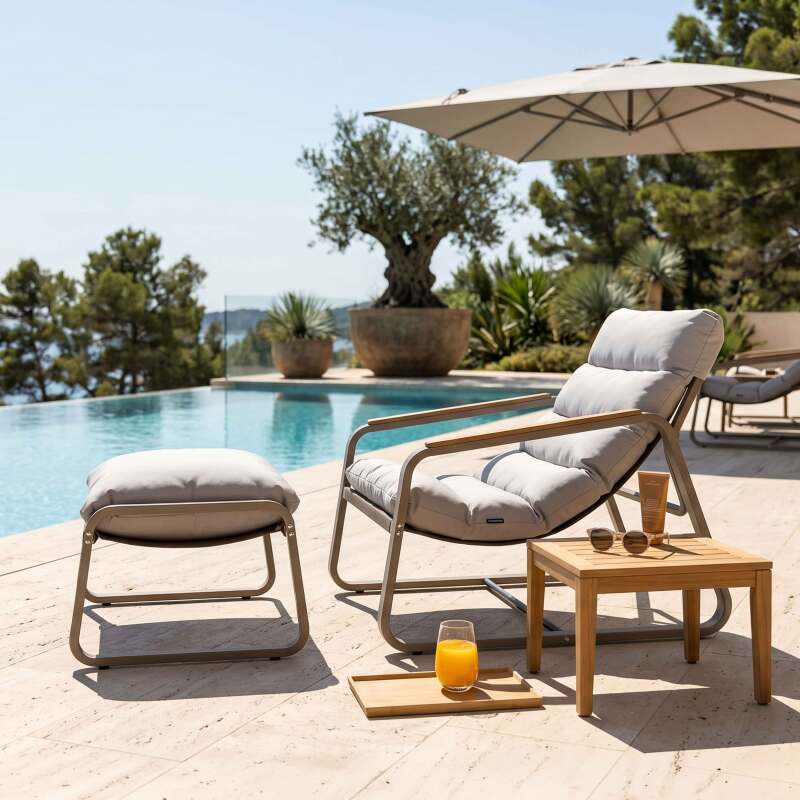 Poltrona relax da giardino in metallo e textilene con poggiapiedi