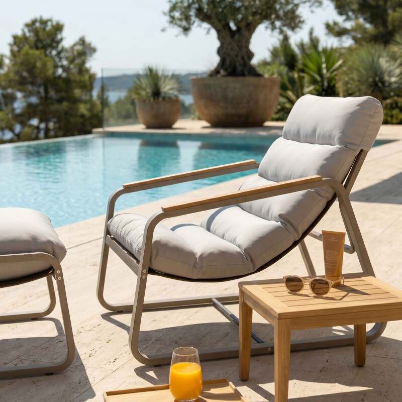 Poltrona relax da giardino in metallo e textilene con poggiapiedi (2/8)