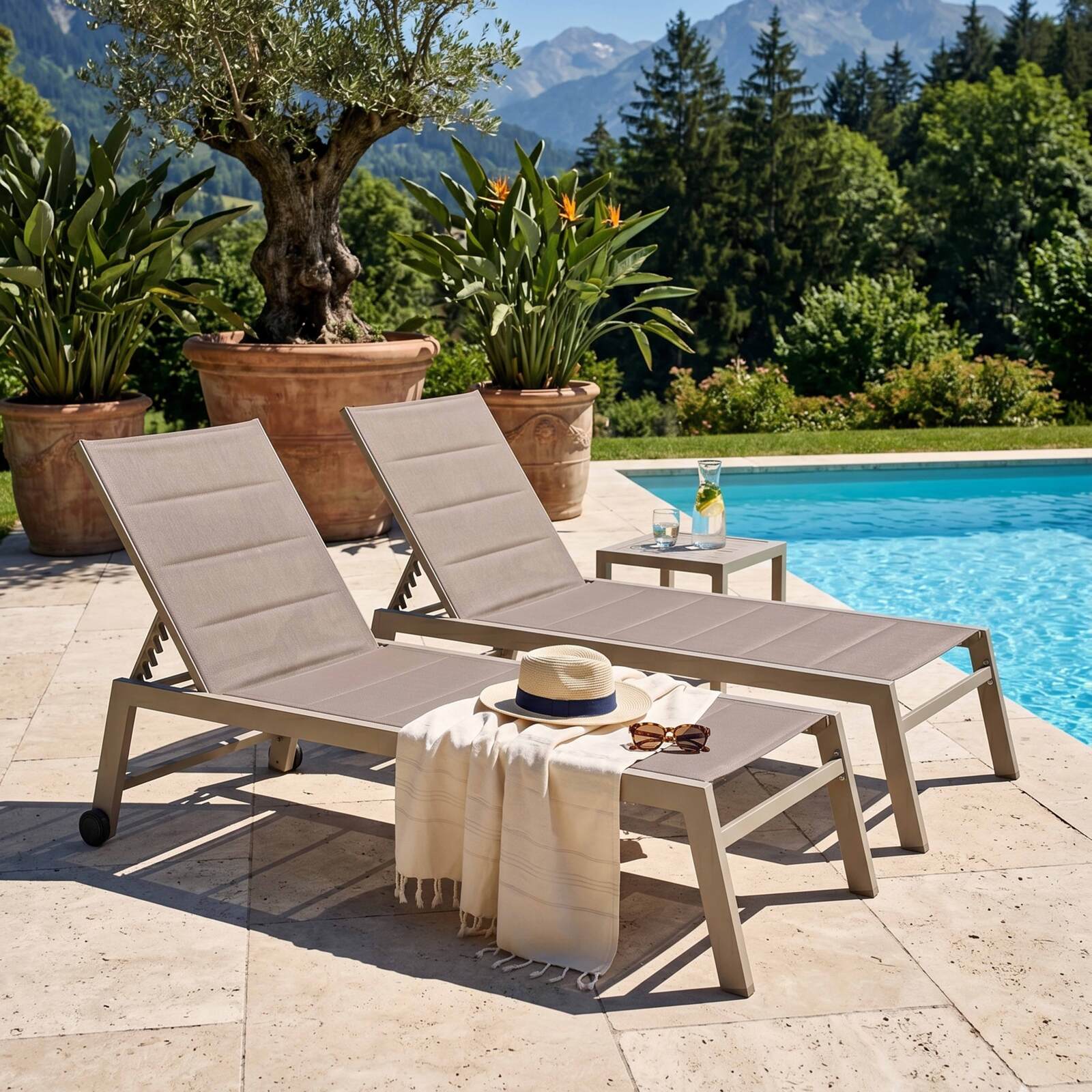 Sdraio da giardino in alluminio e textilene reclinabili in 5 posizioni con ruote - Set di 2