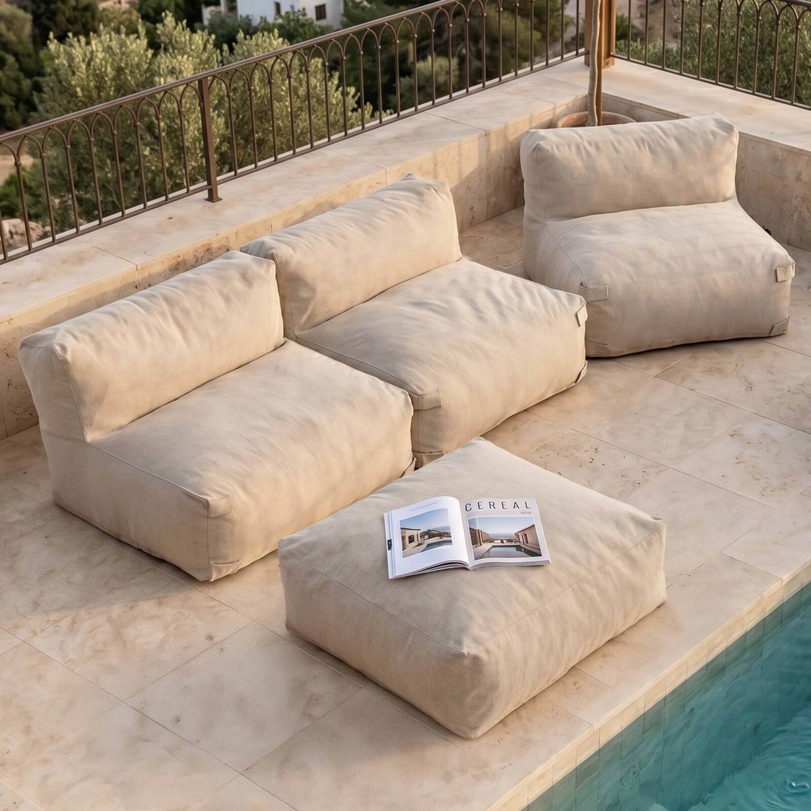 Divano modulare da esterno 3 posti con 3 poltrone e 1 pouf