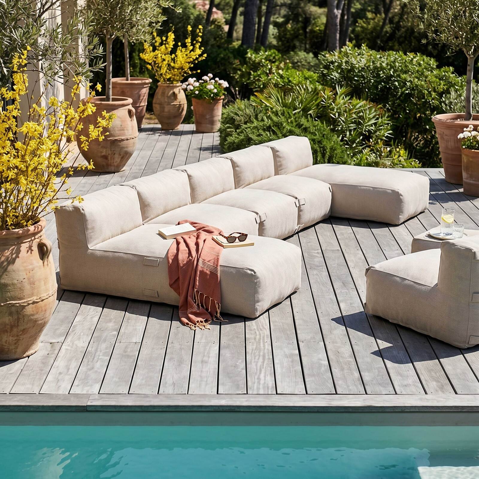 Divano modulare da esterno 7 posti con 5 poltrone e 2 chaise longue