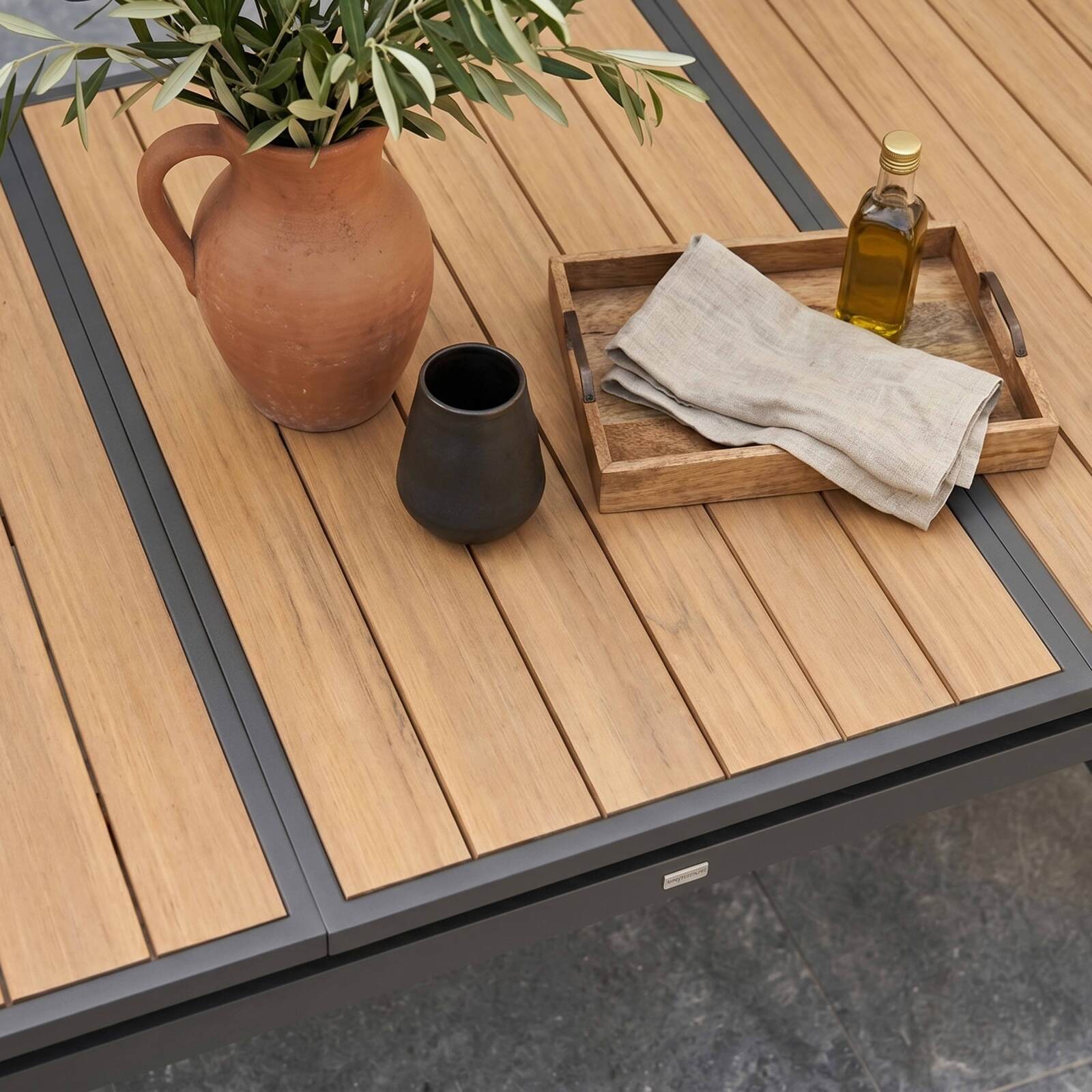 Tavolo da giardino allungabile in alluminio ed effetto legno 8 a 10 persone 187/250x90 cm