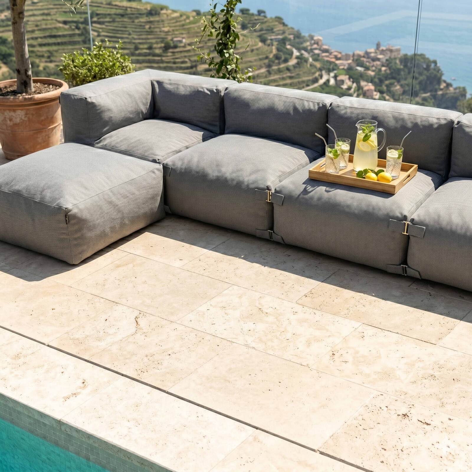 Divano modulare da esterno 5 posti con 3 poltrone, 2 poltrone angolari e 1 pouf