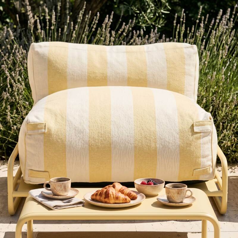 Divano modulare da esterno a righe 4 posti con struttura, 3 poltrone, 1 pouf e tavolino (2/7)