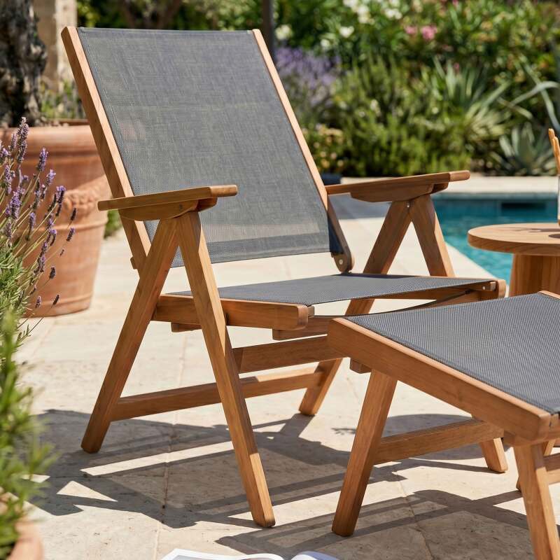 Poltrona relax da giardino in legno di eucalipto con poggiapiedi (2/8)