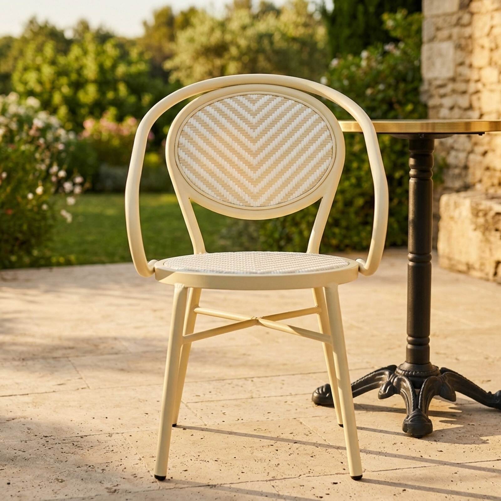 Sedia da giardino bistrot parigino in alluminio e rattan sintetico con braccioli 