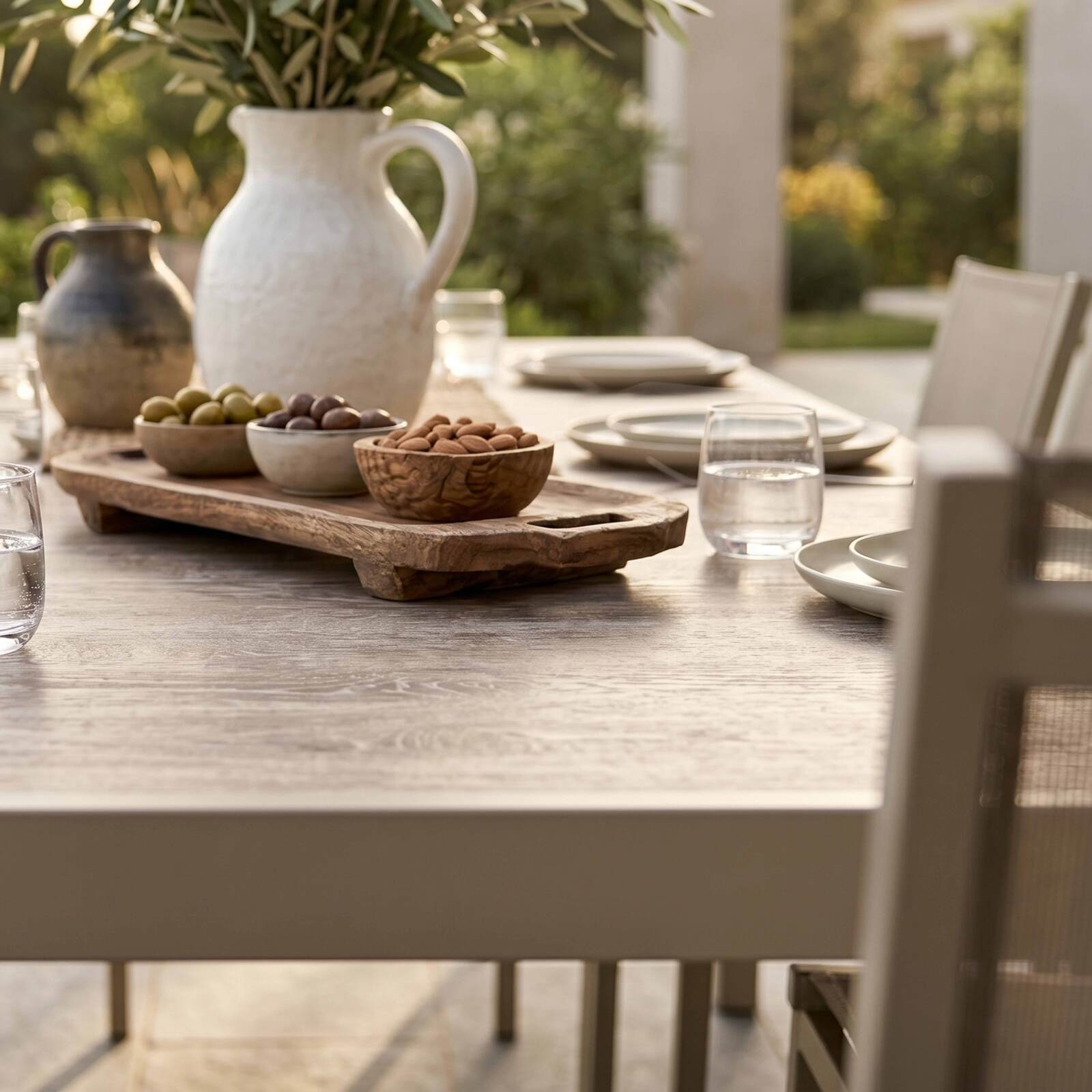 Tavolo da giardino in alluminio e ceramica effetto legno 206x100 cm e 10 sedie in textilene