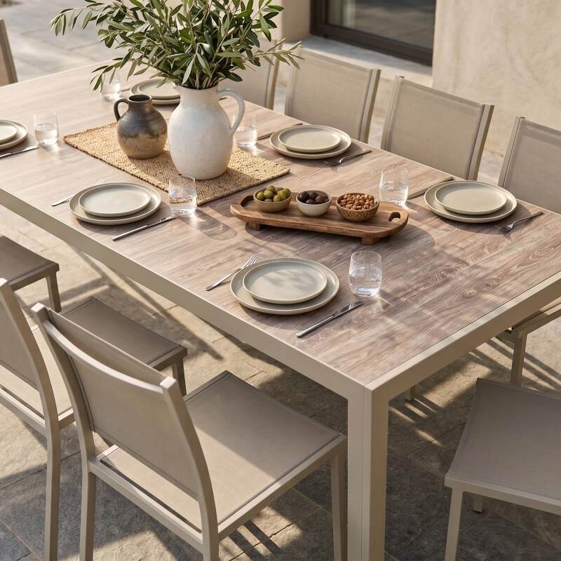 Tavolo da giardino in alluminio e ceramica effetto legno 206x100 cm e 10 sedie in textilene (4/7)