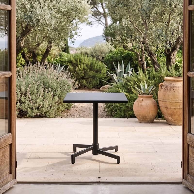 Tavolo da giardino quadrato reclinabile in metallo per 2 a 4 persone con piede ad incasso 70x70 cm