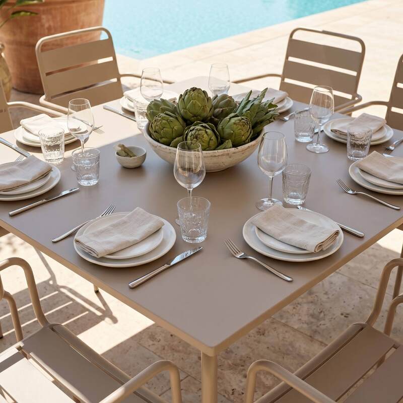 Tavolo da giardino quadrato in metallo 120x120 cm e 8 sedie con braccioli (2/7)