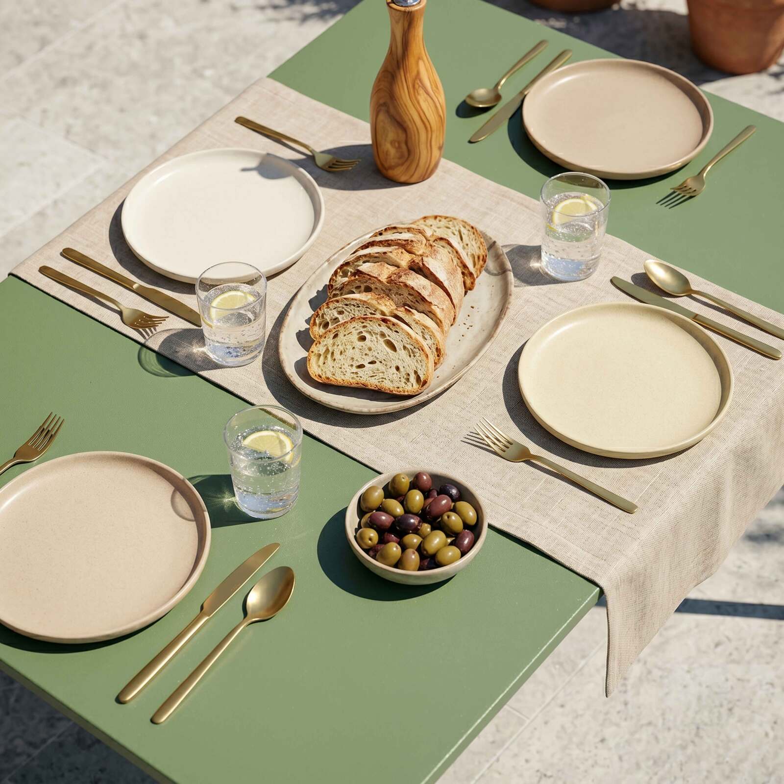 Tavolo da giardino in metallo per 6 persone 120x70 cm