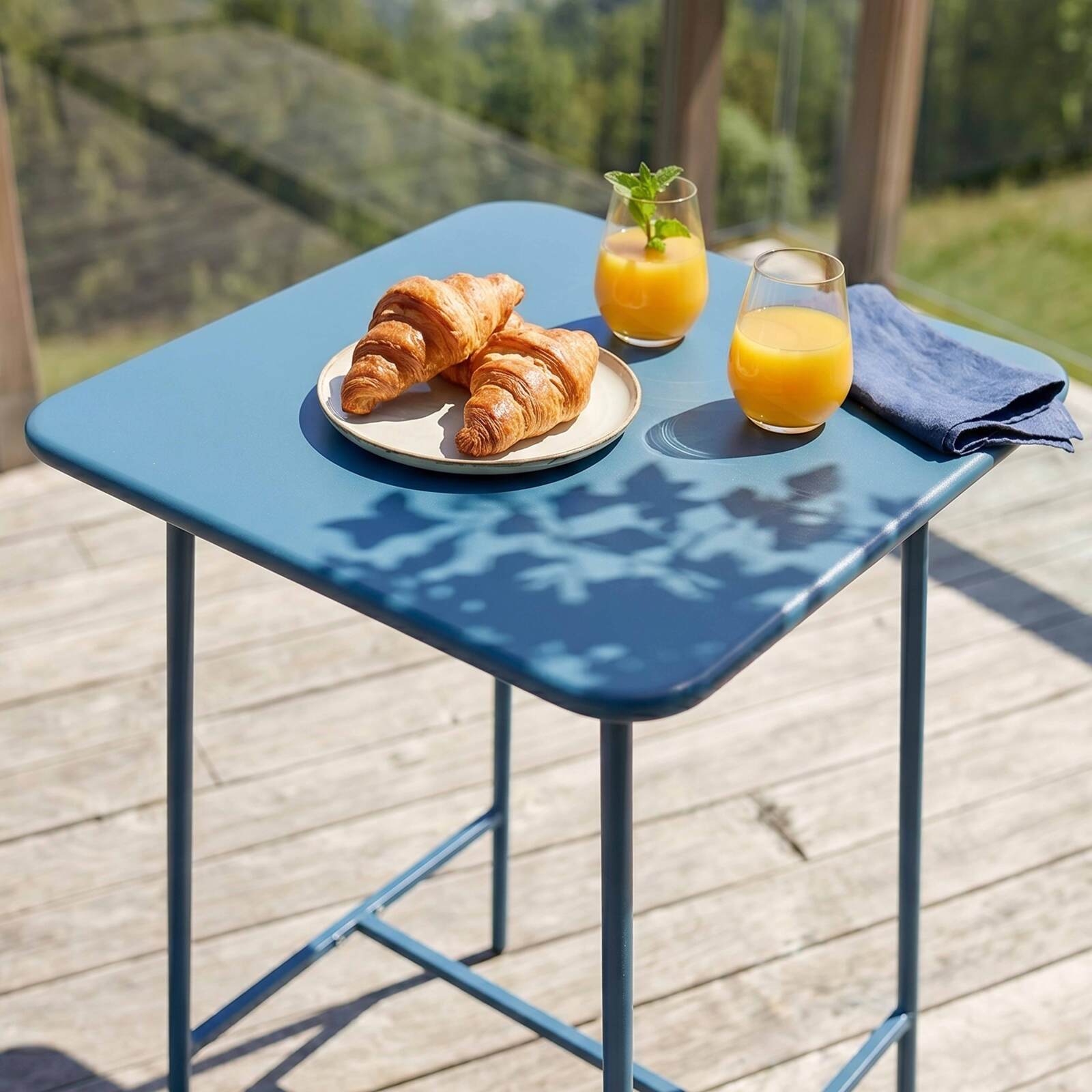 Tavolo alto da esterno in metallo 70x70x105 cm
