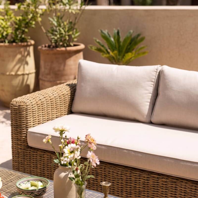 Salotto da giardino in resina intrecciata a 6 posti con 2 divani, 2 poltrone e 1 tavolino (2/9)