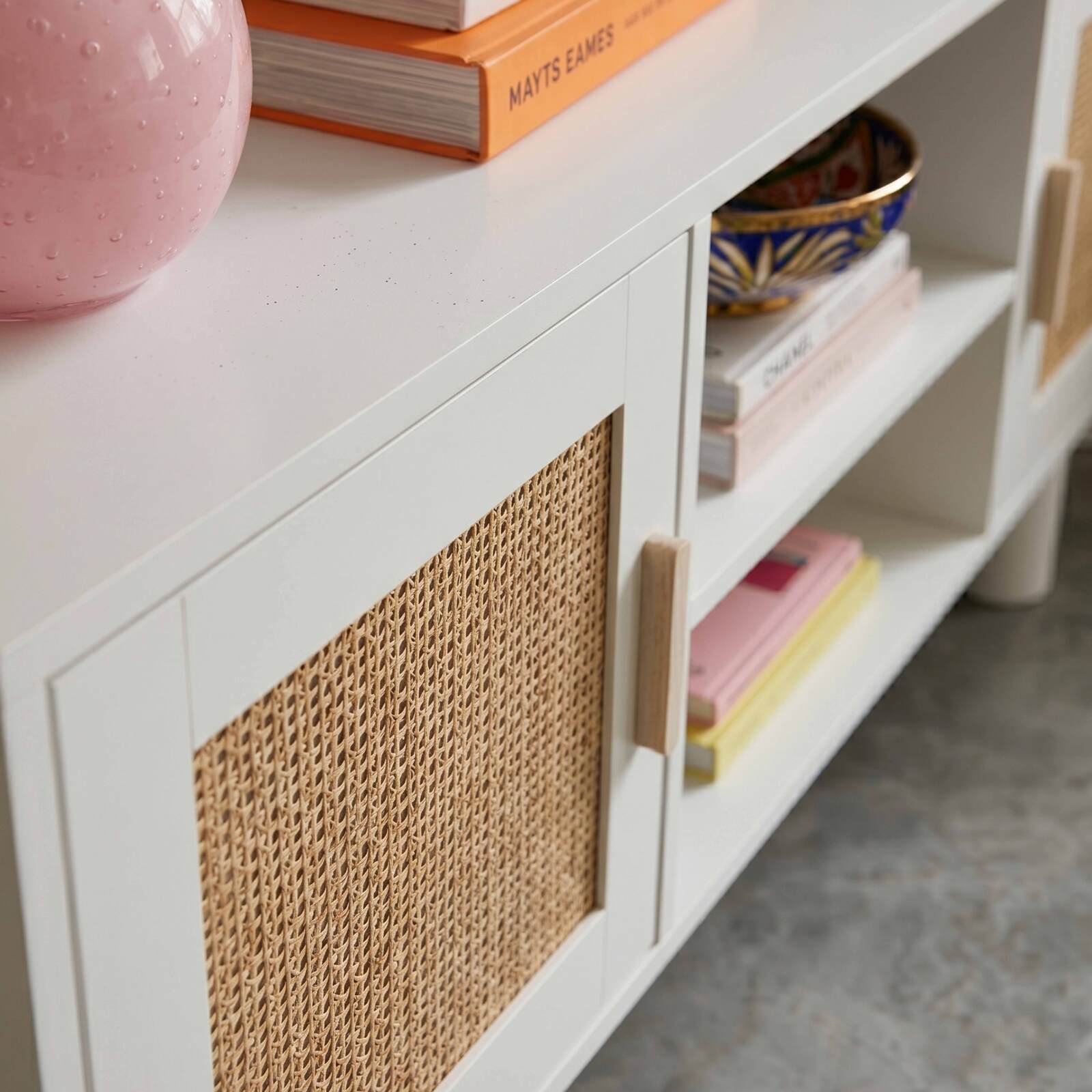 Mobile TV angolare effetto intreccio 120 cm in rattan sintetico stile boho