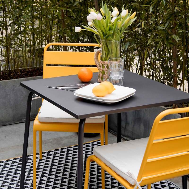 Tavolo da giardino quadrato in metallo (70 x 70 cm)