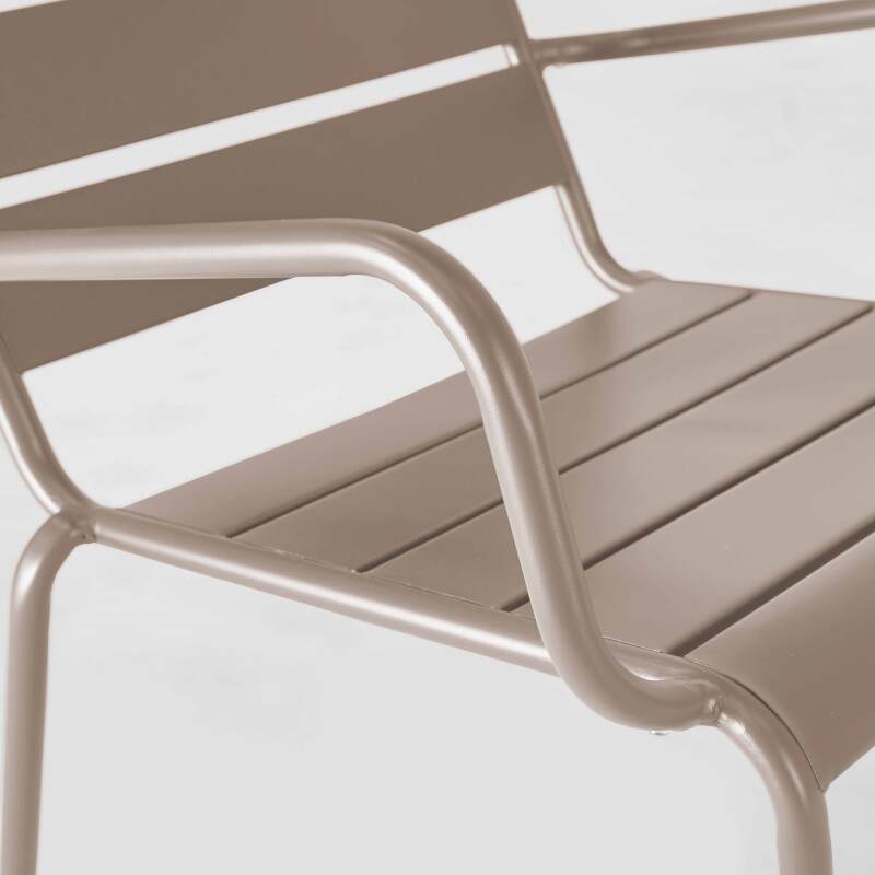 Poltrona bassa e poggiapiedi in metallo (6/7)