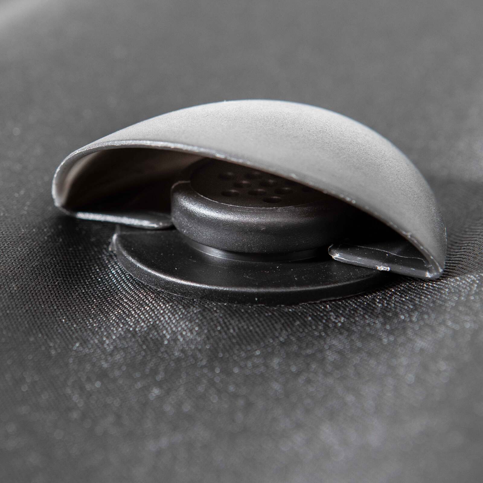 Copertura protettiva per sedie da giardino nere (fino a 4 sedie impilabili)