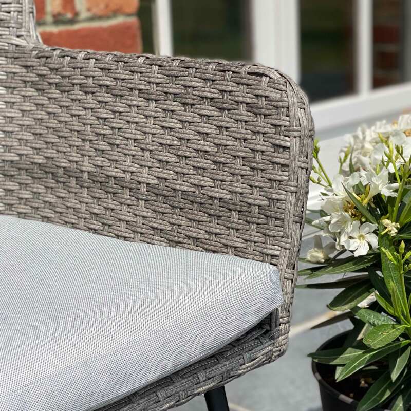 Tavolo da giardino rettangolare 180 x 90 cm e 6 sedie con braccioli in resina intrecciata