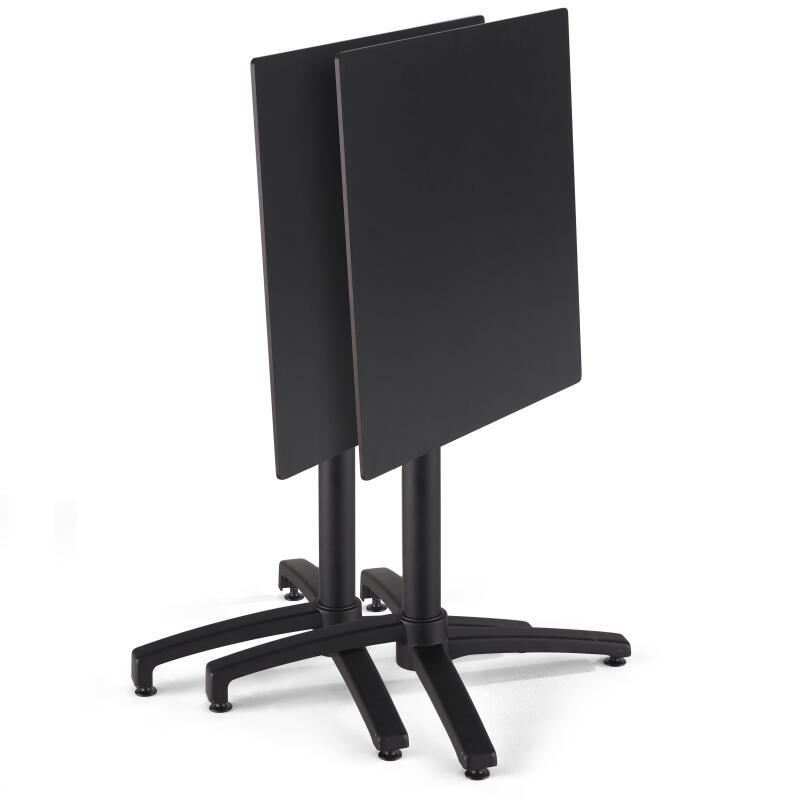 Tavolo inclinabile in laminato 60x60 cm con gamba nera e sedie in metallo