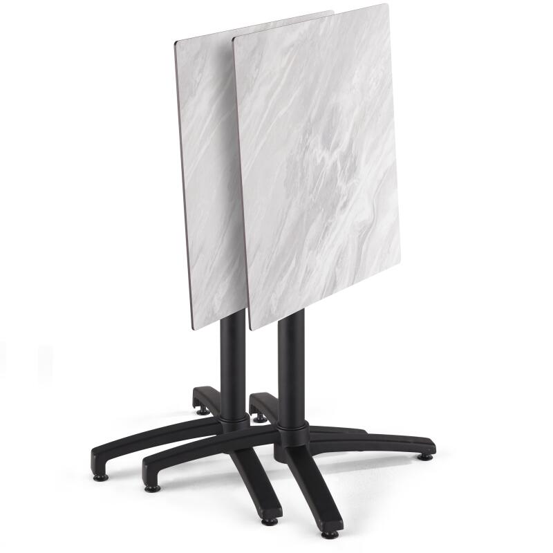 Tavolo inclinabile in laminato 70x70 cm con gamba nera e sedie in metallo