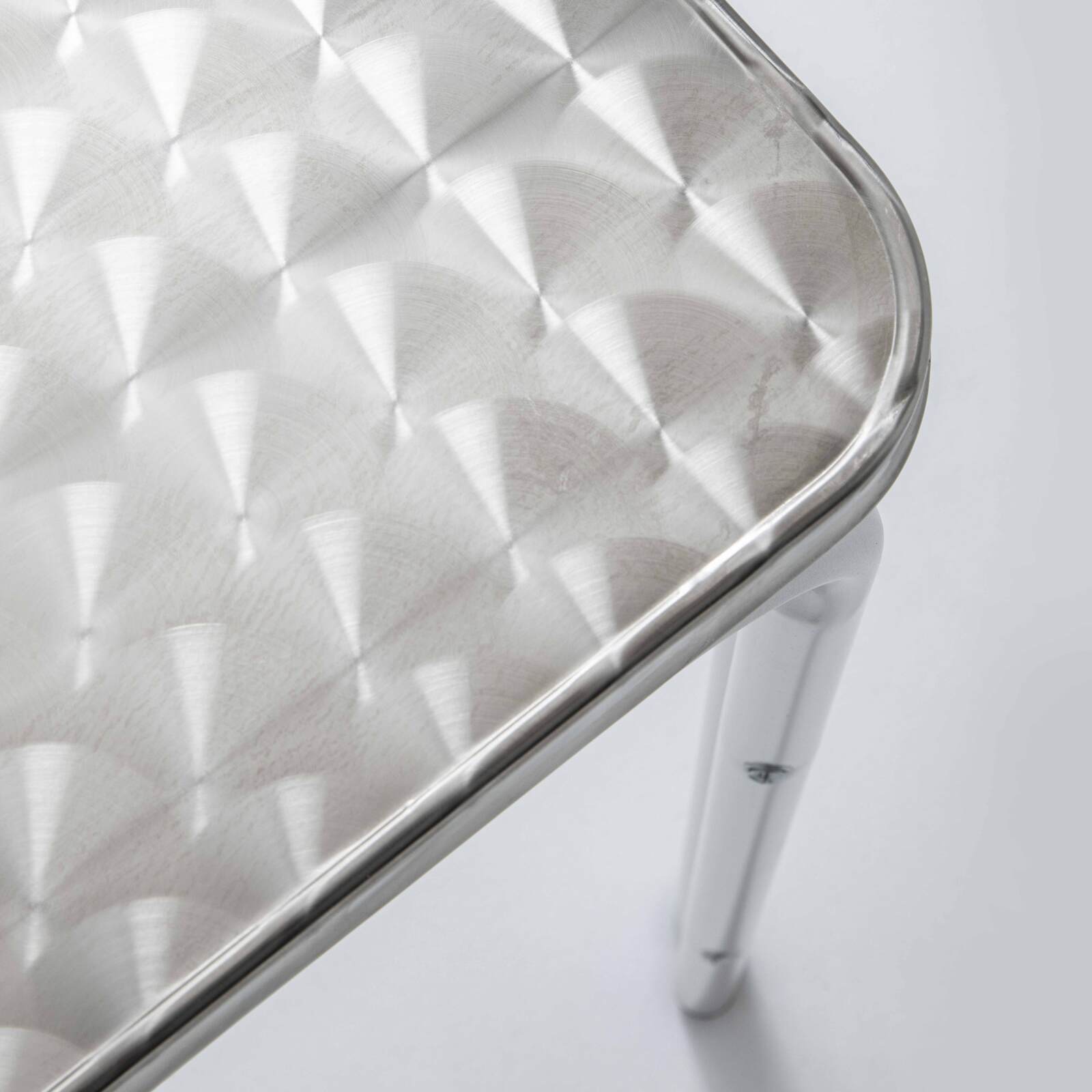 Tavolo da giardino quadrato in alluminio (70 cm x 70 cm x 72 cm) Tavolo da giardino quadrato in alluminio (70 cm x 70 cm x 72 cm)