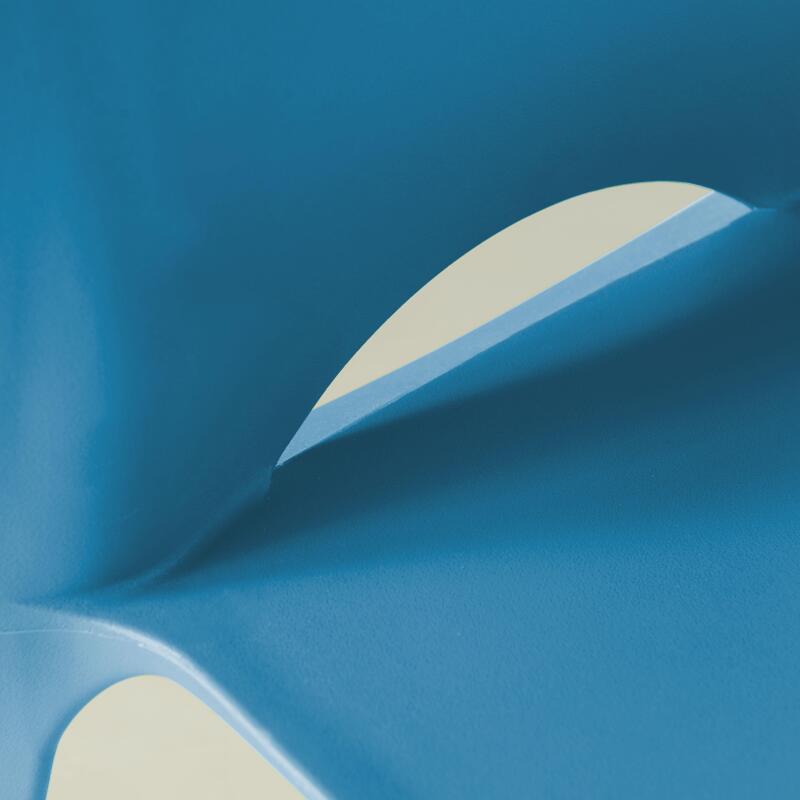 Sedia da giardino in plastica traforata