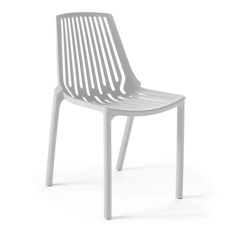 Sedia da giardino in plastica traforata