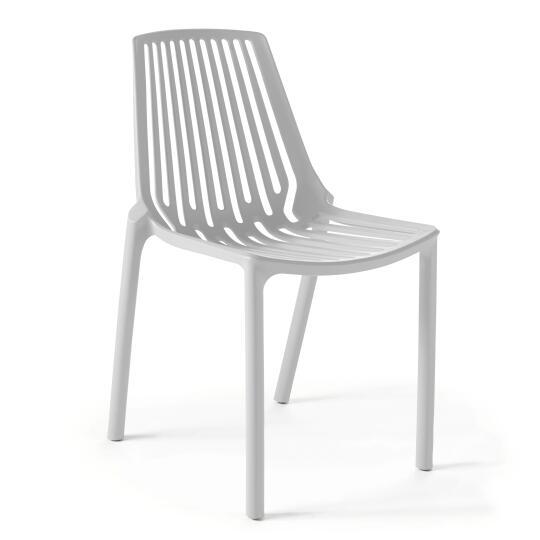 Sedia da giardino in plastica traforata