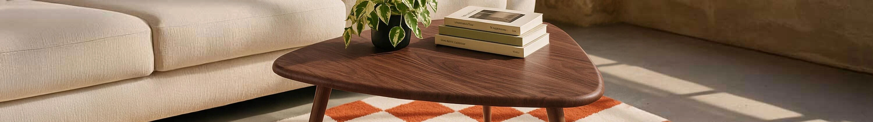 tavolino da salotto effetto legno con piano triangolare