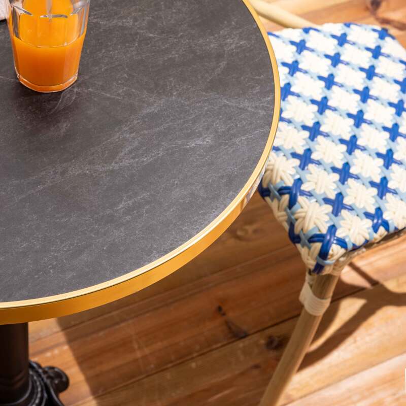 Tavolo da terrazza in compensato con bordo in alluminio ⌀60 cm e 2 sedie in stile bistrot parigino (4/8)