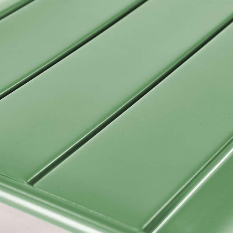 Poltrona bassa in metallo (5/7)