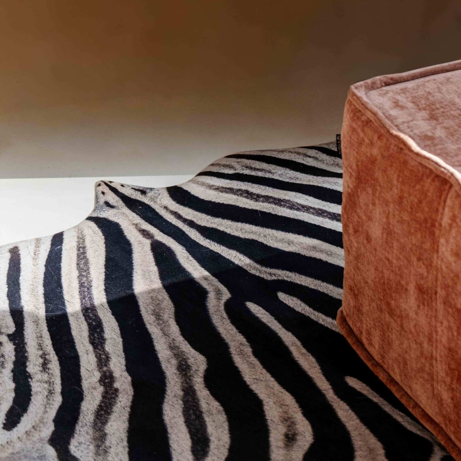 Tappeto imitazione pelle di zebra 155x190 cm