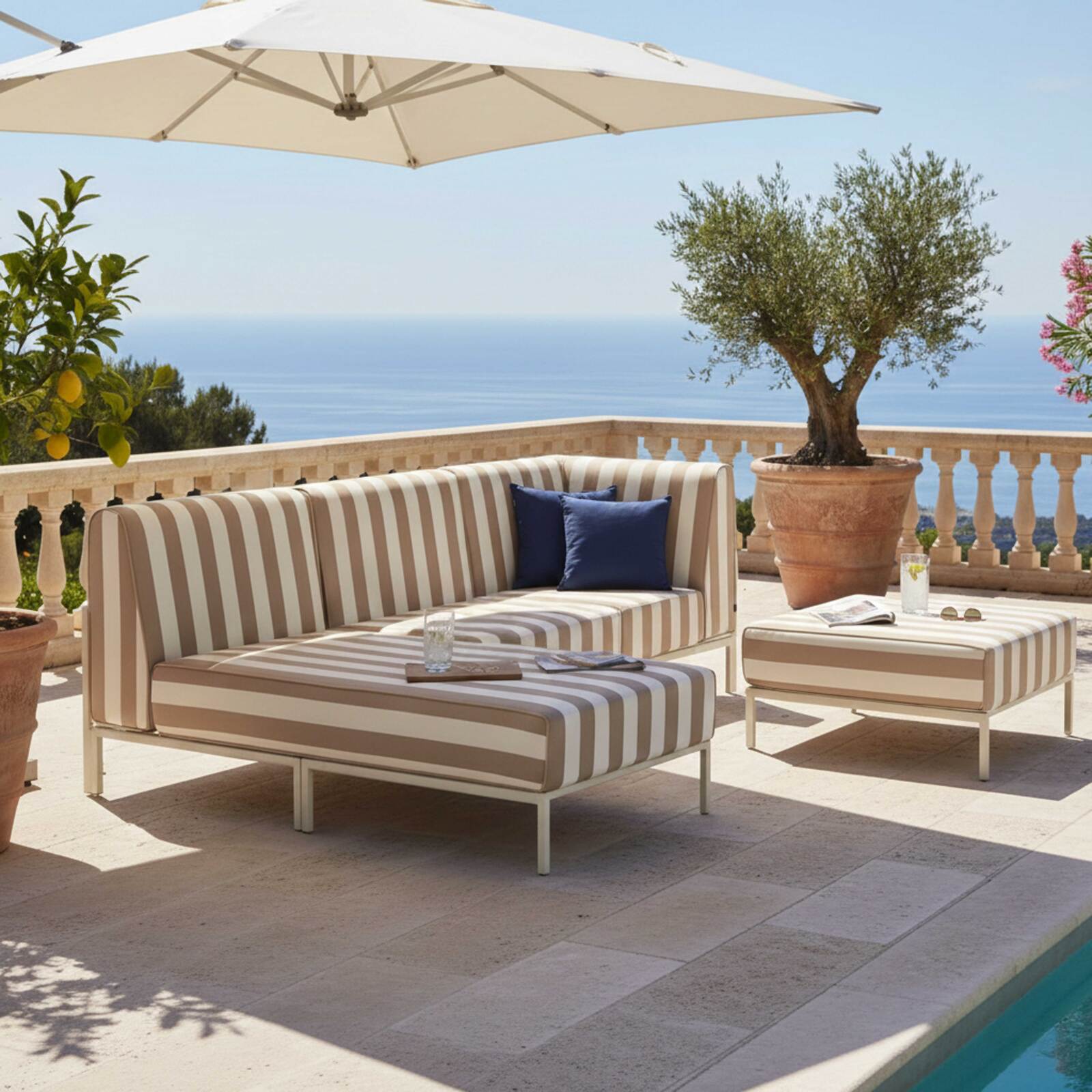 Divano modulare da esterno a righe 4 posti con 1 poltrona, 1 poltrona angolare, 1 chaise longue e 1 pouf